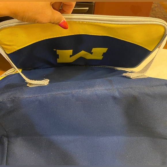 University of Michigan (UofM) Wolverine Canvas Insulated Cooler, EUC - Picture 11 of 13